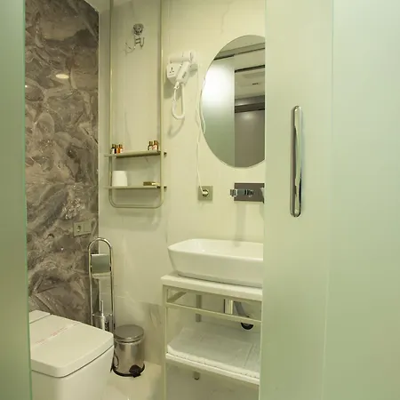 V Taksim Otel 3*