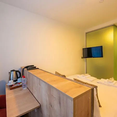 V Taksim Otel 3*